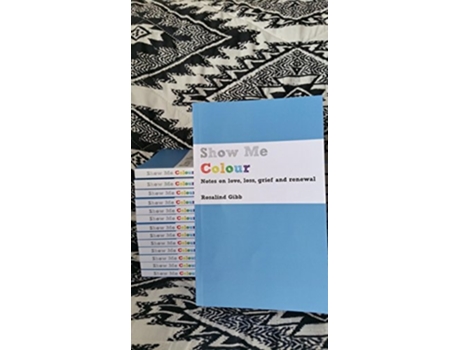 Livro Show Me Colour de Rosalind Gibb (Inglês)