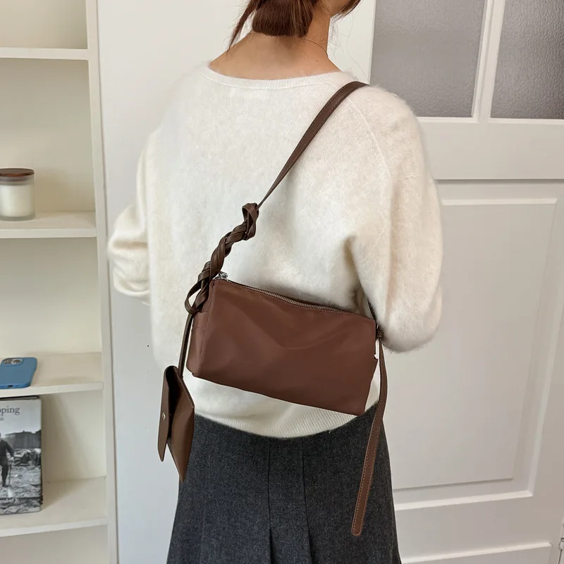 Bolsa De Ombro Feminina Em Nylon Marrom Escuro, Bolsa Transversal Feminina, Bolsa Feminina Moderna Para Usar Debaixo Do Braço