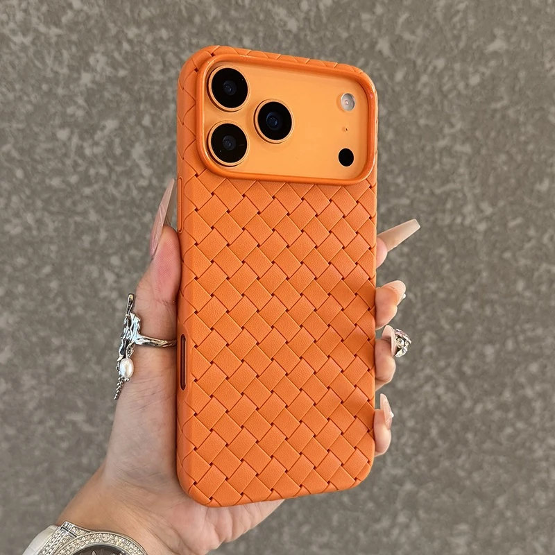 Capa Para Celular (iphone 15 Pro Max Laranja) Com Padrão Trançado, Resistente A Impactos, Com Moldura E Parte Traseira Foscas.