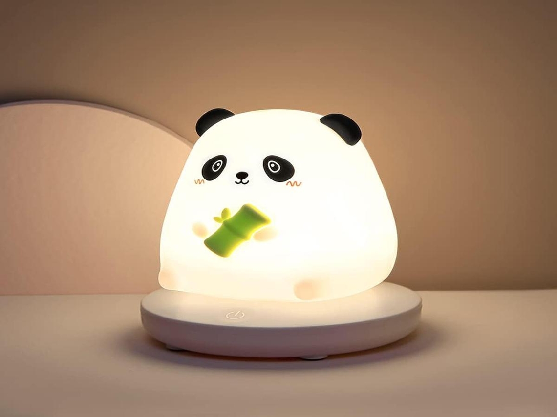 Luminária noturna Lurelia em formato de panda com base de silicone, recarregável via USB, com sensor de toque e brilho ajustável, ideal para bebês e crianças, perfeita para cabeceira de cama.