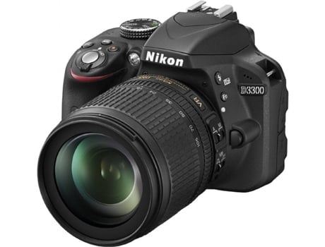 Máquina Fotográfica NIKON D3300 + AF-S DX NIKKOR 18-105mm (DX)