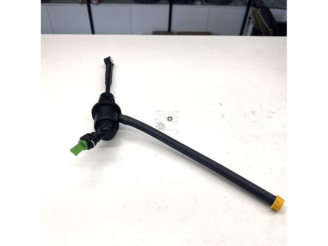 Cilindro De Embreagem 306106218r Compatível Com Ford E Nissan.