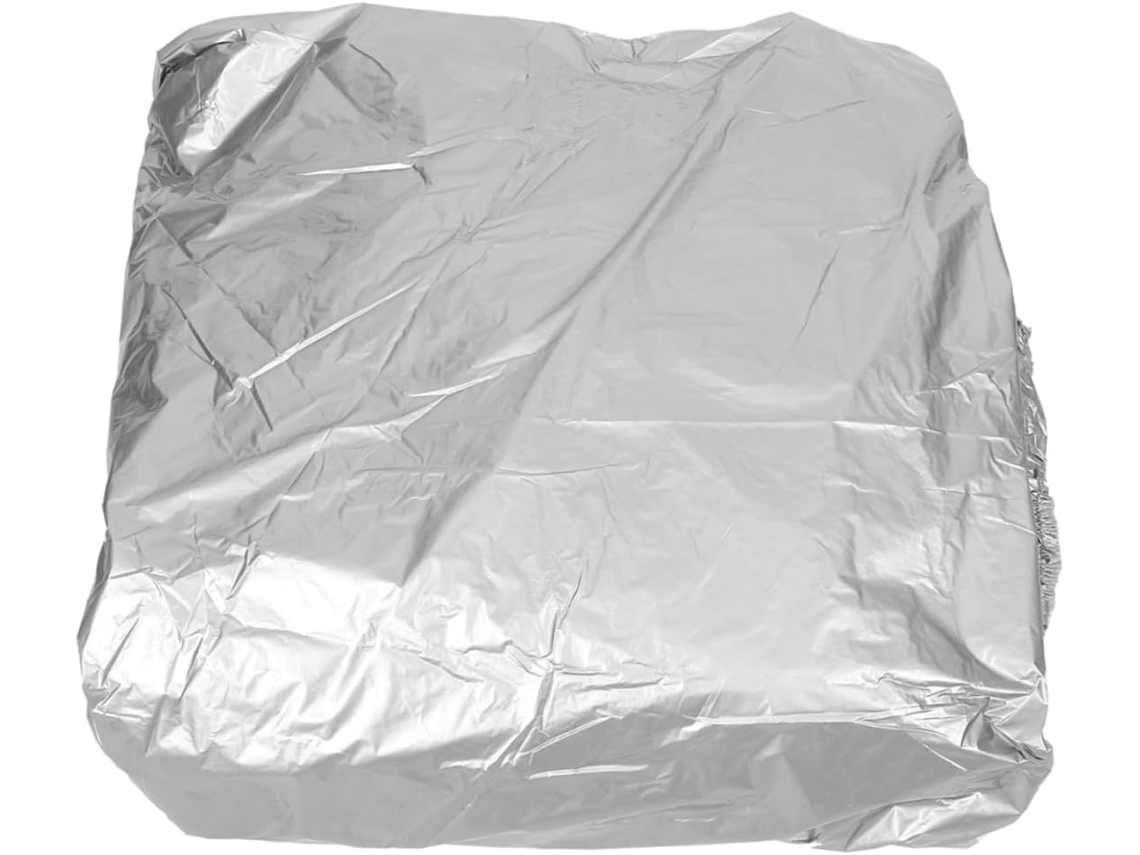 Capa impermeável para carro, ideal para proteção externa contra raios UV e chuva.