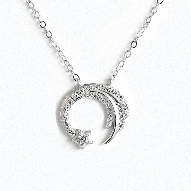 Colar Feminino Elegante com Pingente de Zircônia Cúbica Banhado a Prata. MDUG
