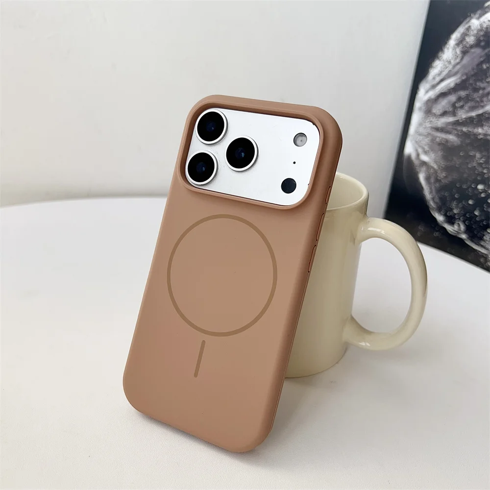 Capa Protetora Magnética De Silicone Líquido (iphone 12 Pro Max, Dourada), Compatível Com Carregamento Sem Fio Magsafe.