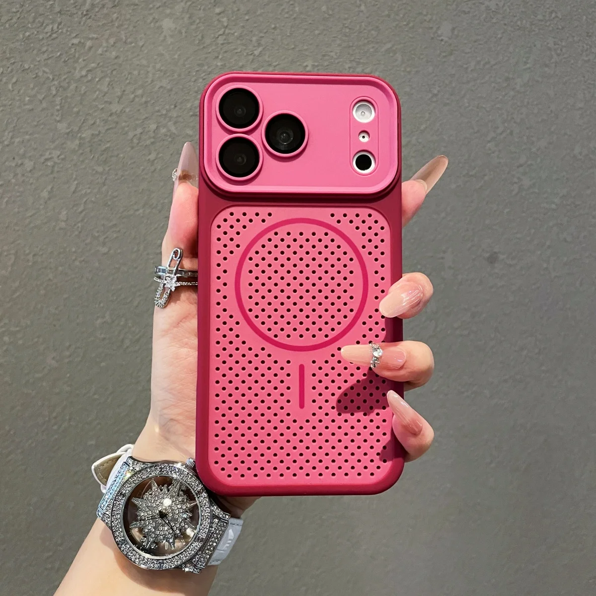 Capa Magsafe Para Iphone 12 Pro Max (vermelha) Com Núcleo Oco Para Dissipação De Calor E Proteção Magnética.