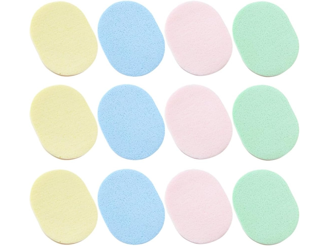 Conjunto de 12 esponjas de limpeza facial em espuma sólida e respirável, com design simples.