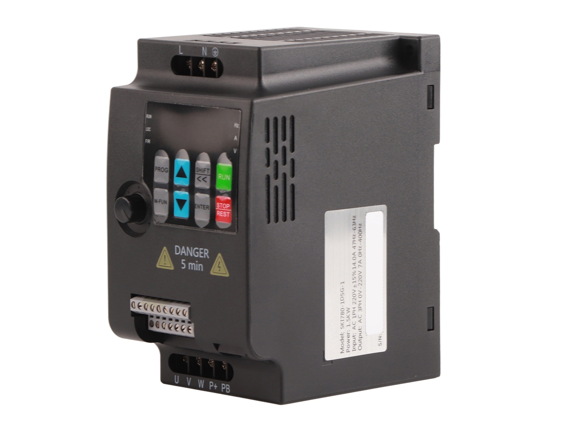 Inversor de Frequência Vfd Mini 1.5kw 220v Monofásico para Trifásico