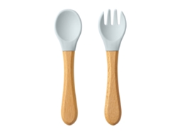 Conjunto de Dois Utensílios de Mesa para Bebê em Silicone e Madeira com Cabos de Madeira. MDUG (acinzentado azulado)