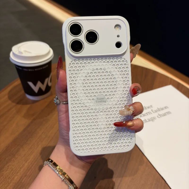 Capa Para Celular (iphone 14 Pro Max Branco) Respirável, Perfurada Para Dissipação De Calor, Com Acabamento Fosco.