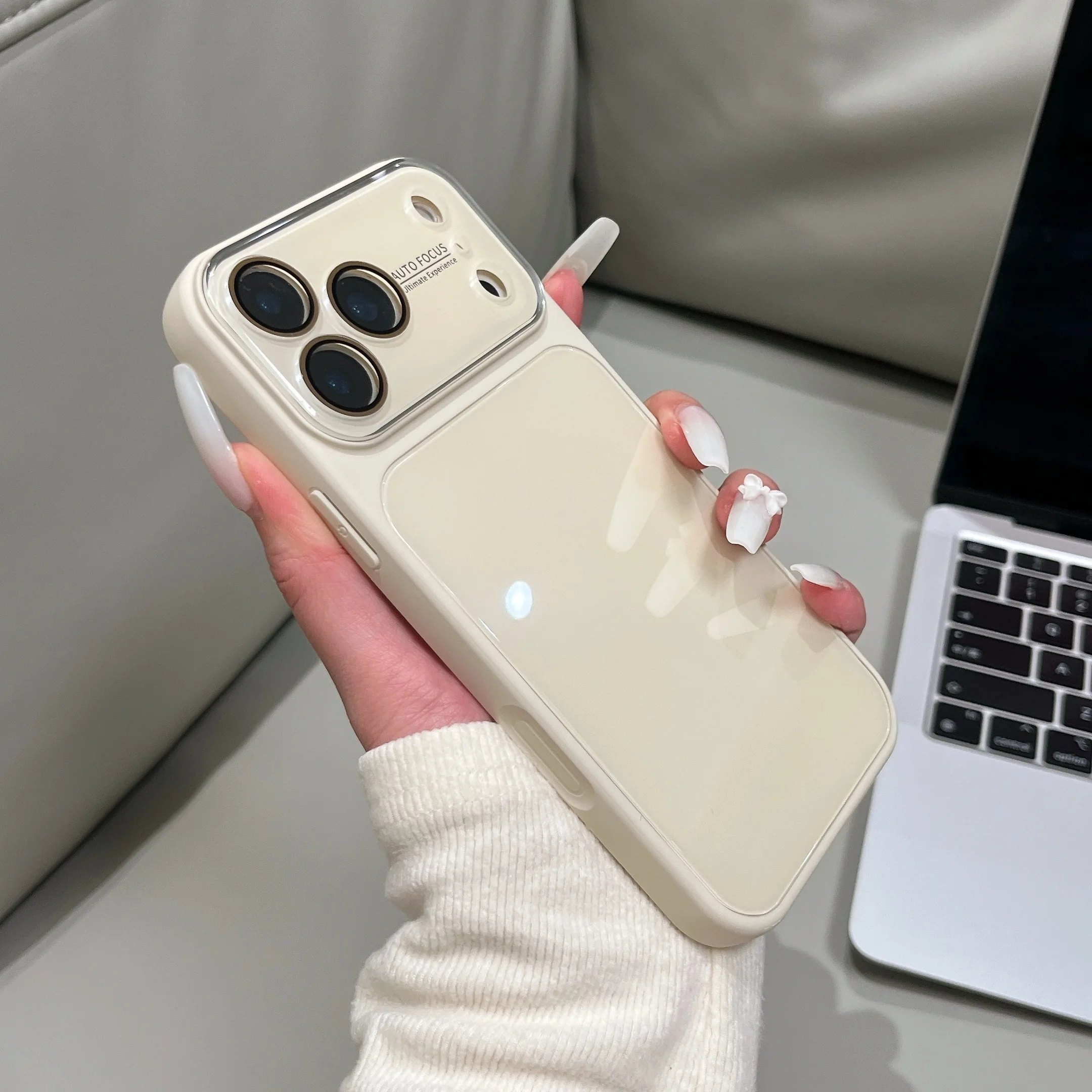 Capa De Celular Em Vidro Temperado (branco Leitoso) Para Iphone 17 Com Proteção Para Lente De Cristal.
