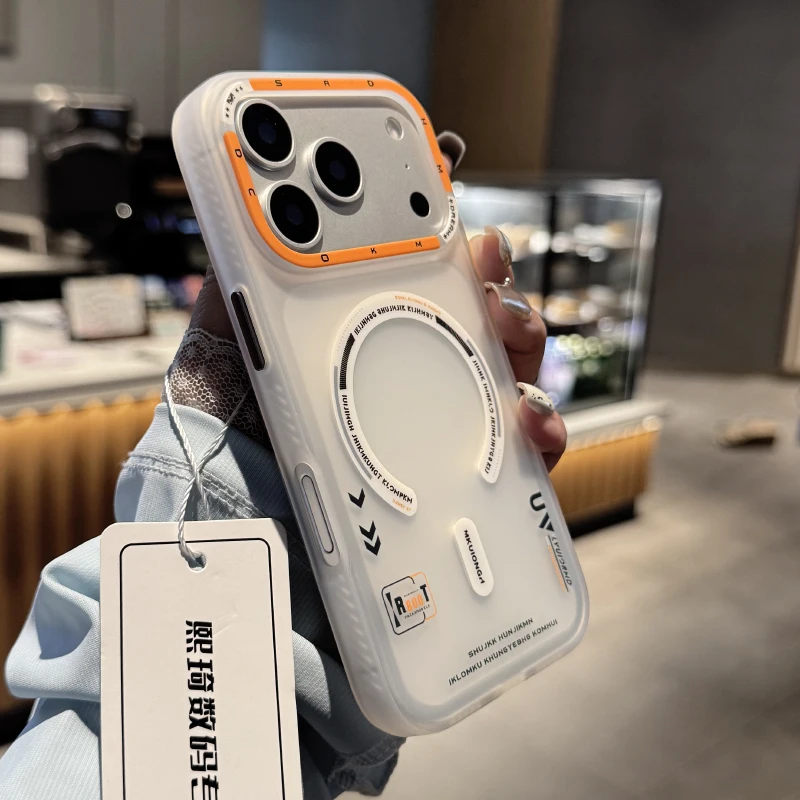 Capa Protetora Magnética Semitransparente Fosca (para Iphone 12 Pro Branco), Compatível Com Magsafe E Resistente A Impactos.
