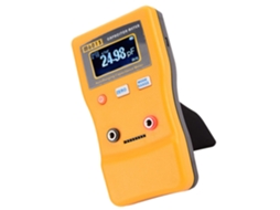 Ferramenta Digital Para Teste De Capacitores Com Seleção Automática De Faixa.
