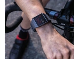 Relógio Desportivo FITBIT Ionic (Bluetooth - Até 5 dias de autonomia - Ecrã Tátil - Multicor) — S e L | Bluetooth | À prova de água