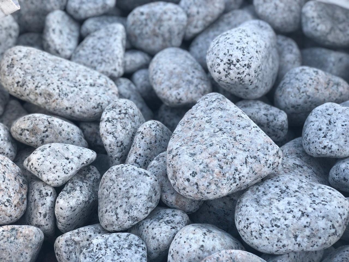 Seixo Rolado De Granito Mercurio Big Bag 1.000 Kg. / 40-60 Mm