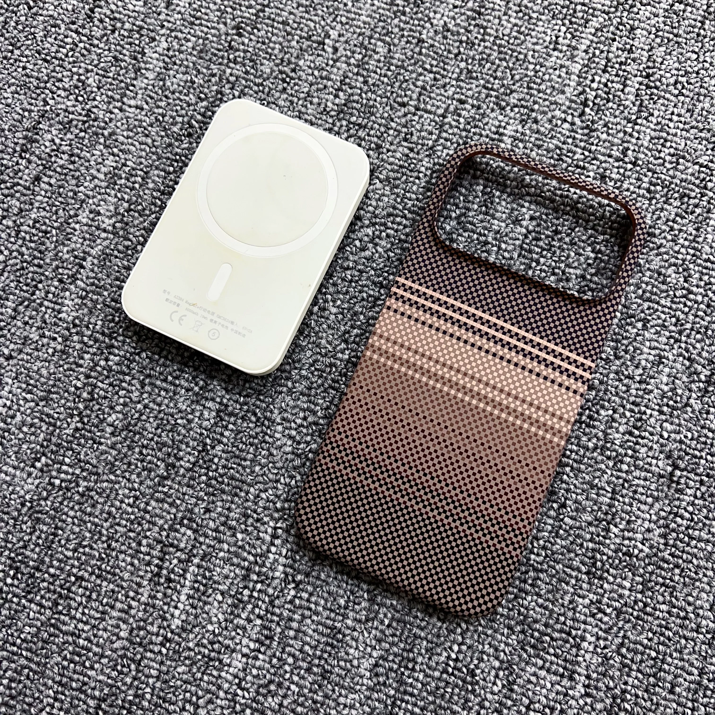Capa Protetora De Policarbonato Texturizada Com Fibra De Carbono E Kevlar (iphone 12 Pro Max), Resistente A Impactos E Ultrafina.
