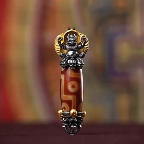 Colar Com Pingente De Bodhisattva Avalokitesvara De Nove Olhos - Lótus Budista Dourado Com Turquesa