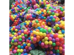 Conjunto de bolas macias coloridas com tema oceânico para bebês.
