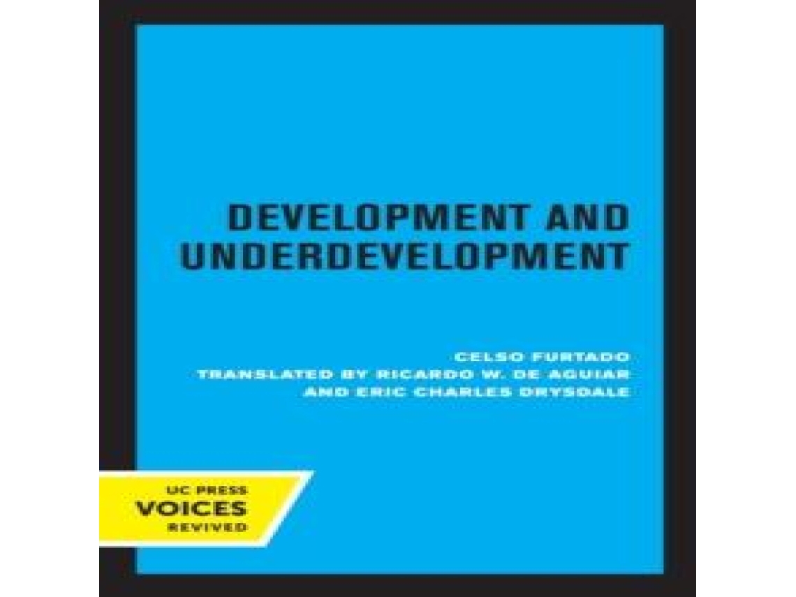 Livro Development and Underdevelopment de Celso Furtado (Inglês)