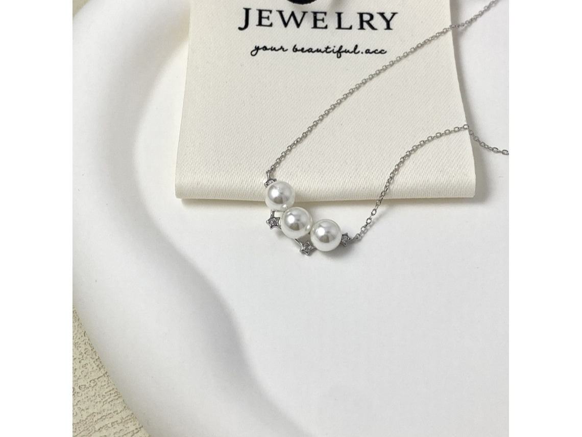 Céu Estrelado ~ Colar com Pingente de Nuvem Estrelada de Cinco Pontas em Prata S925, Pérola, Toque Sofisticado, Luxo Discreto MDUG (ouro Branco)