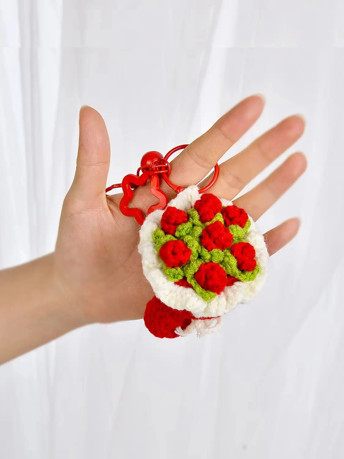 (vermelho) Buquê De Rosas De Crochê Com Pingente De Chaveiro, Ideal Para Enfeitar Bolsas.