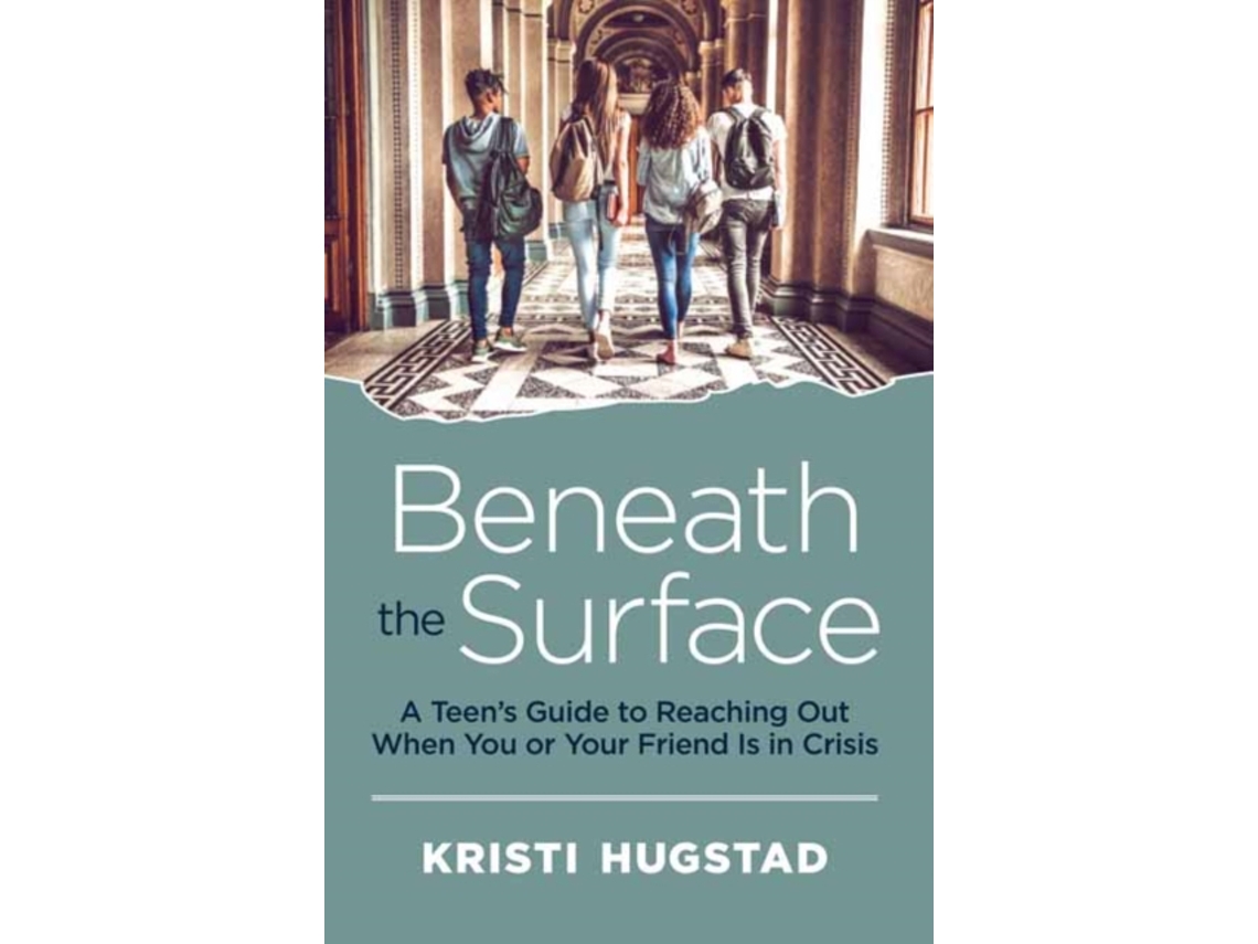 Livro Beneath the Surface de Kristi Hugstad (Inglês)