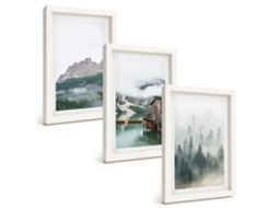 Composição De Quadros Montanhas, Lago, Cabana Neblina Moldura Branca Imagens Para Um Quarto Infantil Espelharte (3 Peças 20x30 Cm)