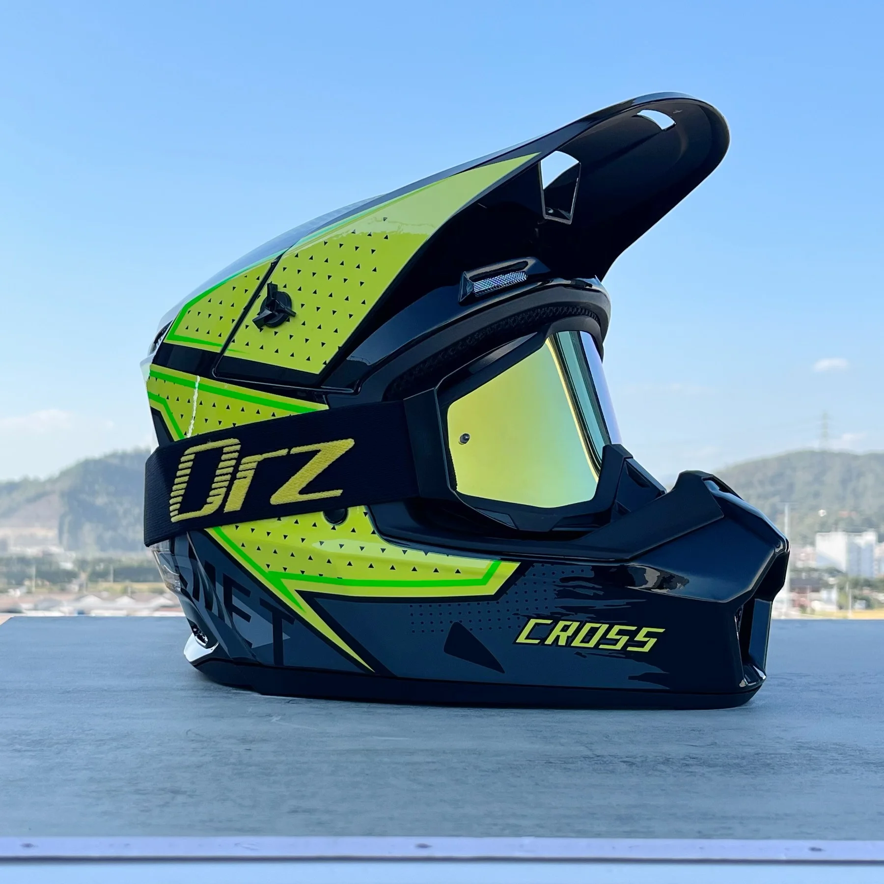 Capacete De Motocross Com Certificação (s)dot, Viseira E Casco Rígido Em Abs.