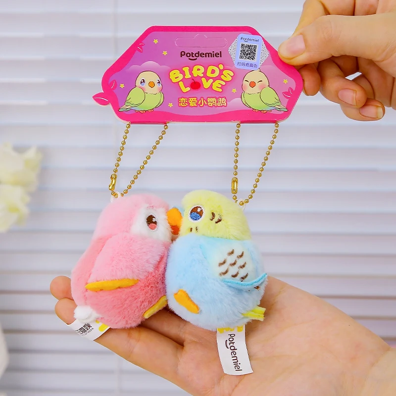 (pássaros Rosa E Azul, Aprox. 6 Cm) Um Par De Pássaros De Pelúcia Se Beijando Com Chaveiros De Pelúcia Magnéticos.