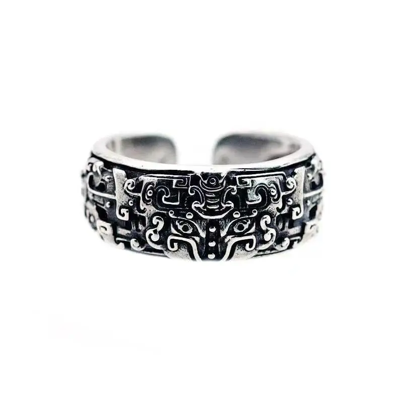 Anel Masculino Clássico e Imponente, em Prata Retrô, com Design Inspirado em Bestas Míticas Chinesas. MDUG
