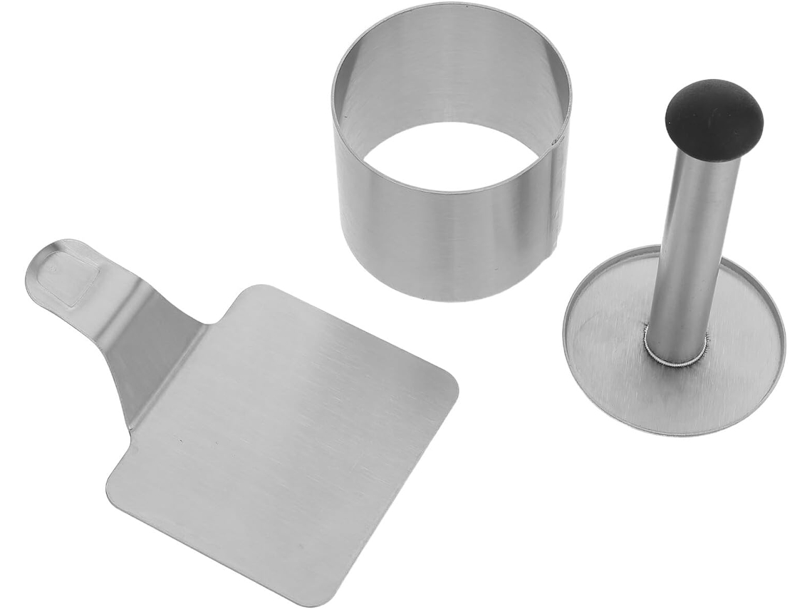 Formas redondas para bolo em aço inoxidável com cabo e espátula.