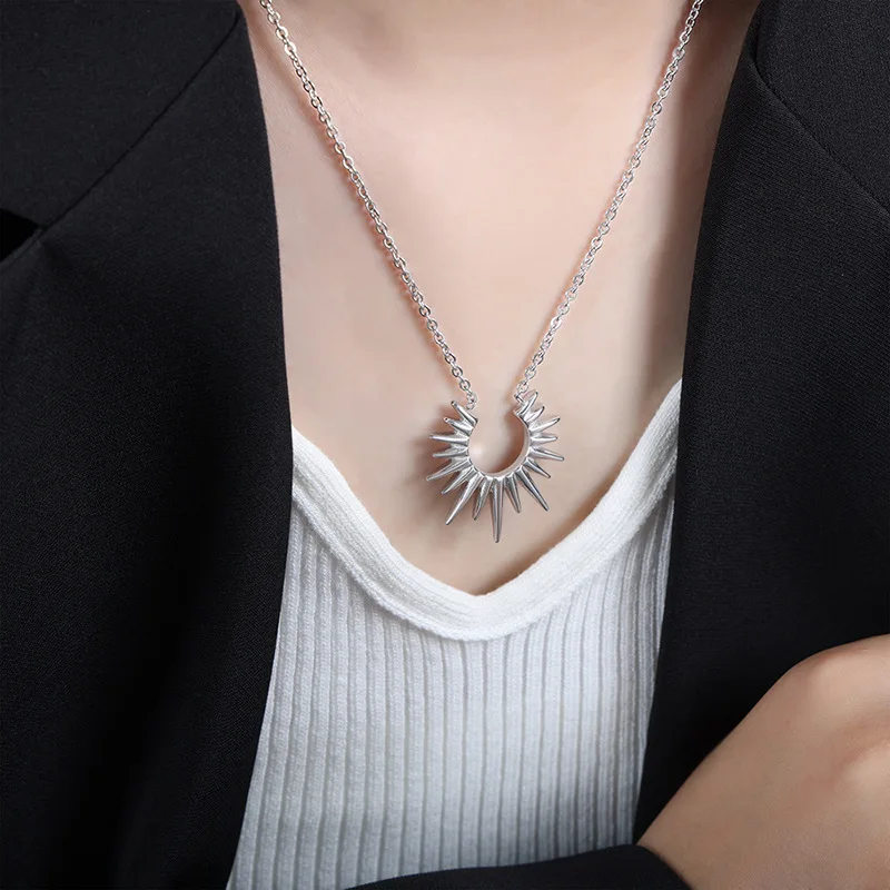 Colar Punk Feminino Em Aço Inoxidável Dourado (prateado)