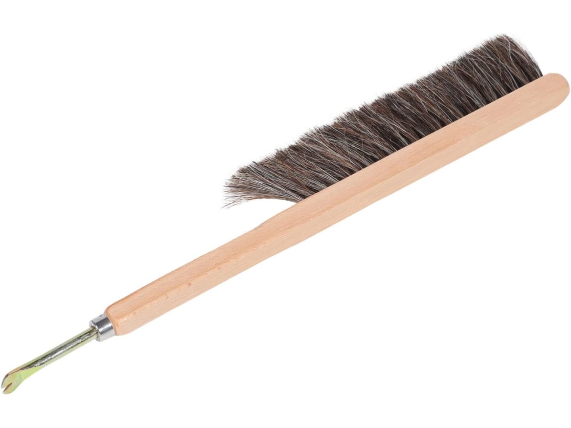 Escova para Apicultura Inoomp com Cabo de Madeira, Feita de Material, Leve e Prática. Remove Delicadamente as Abelhas CHABERLU