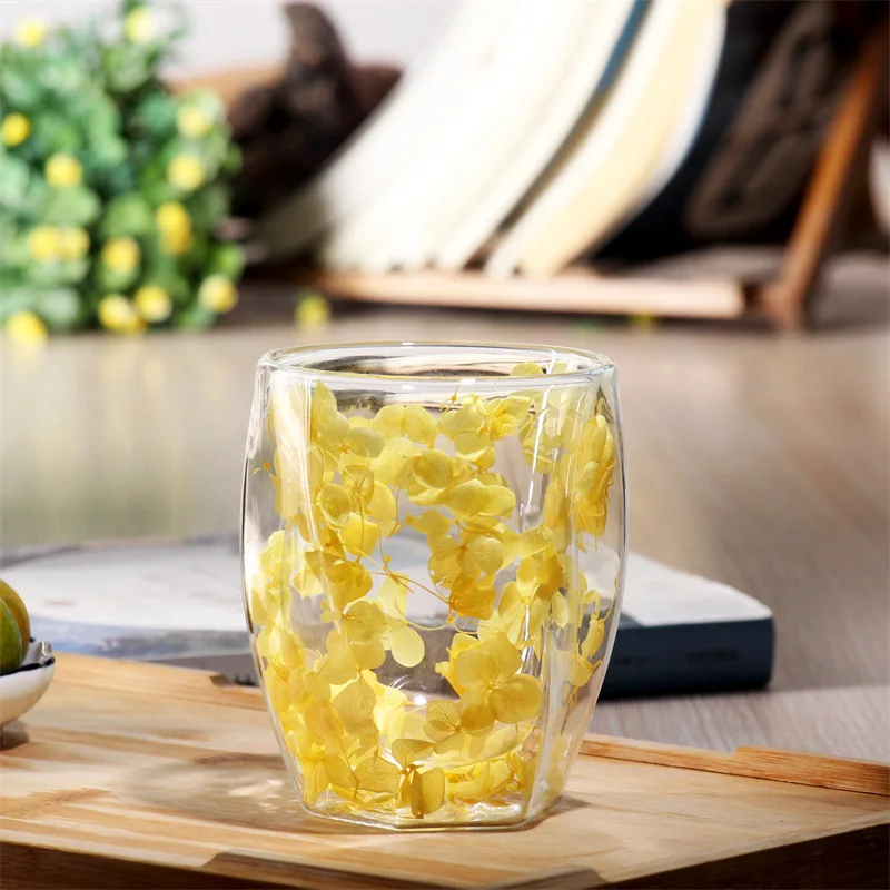 Caneca Personalizada de Vidro Transparente de Parede Dupla com Estampa Floral MDUG (amarela, 300ml)