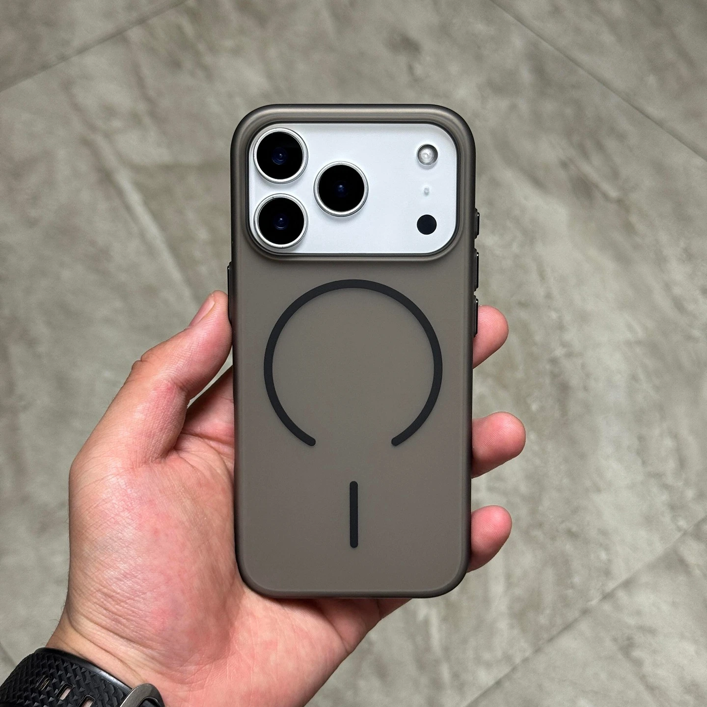 Capa Protetora Rígida De Policarbonato (preta) Para Iphone 14 Plus, Com Textura Fosca.