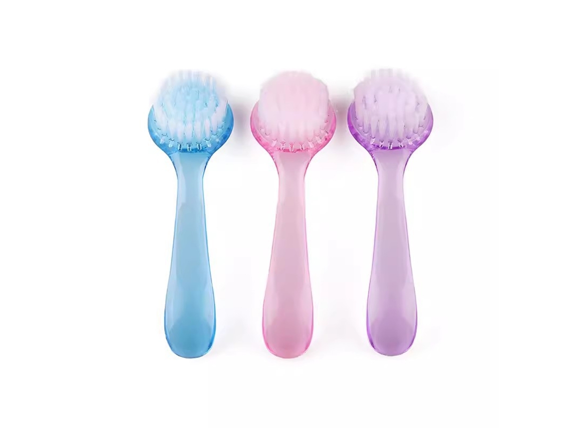 Kit de esmaltes redondos com 3 tampas.