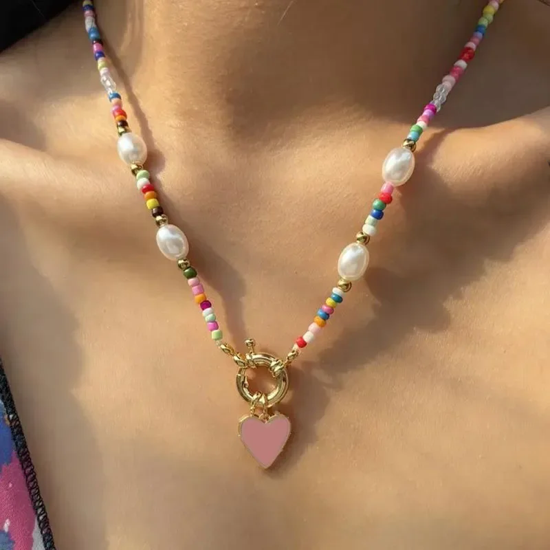Colar Boêmio Rosa Com Miçangas E Pingente De Coração Branco, Perfeito Para O Dia Dos Namorados.