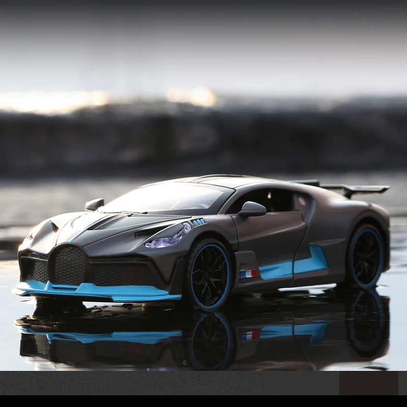 (cinza) Miniatura De Carro Em Metal Fundido Na Escala 1/32 Com Efeitos De Som E Luz.