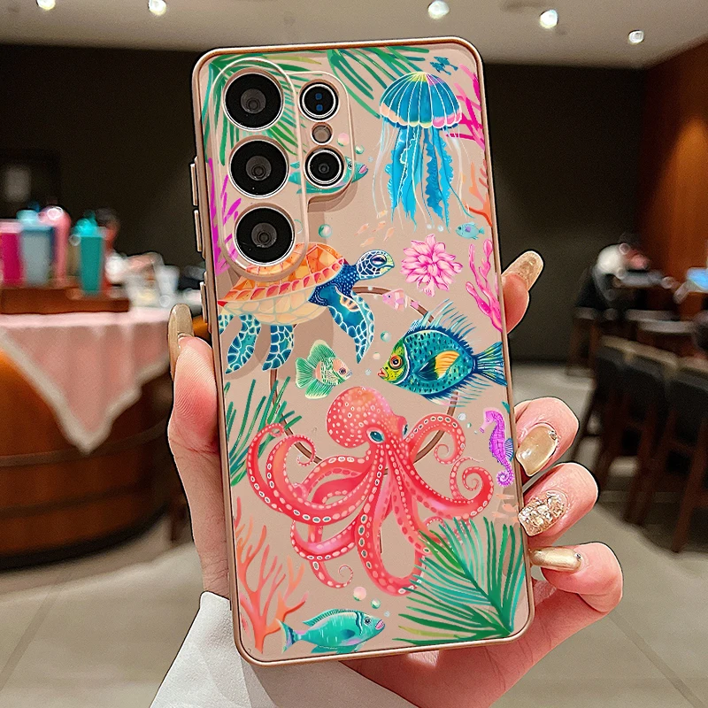Capa Magnética Dourada Para Samsung Galaxy S24 Com Estampa De Água-viva.