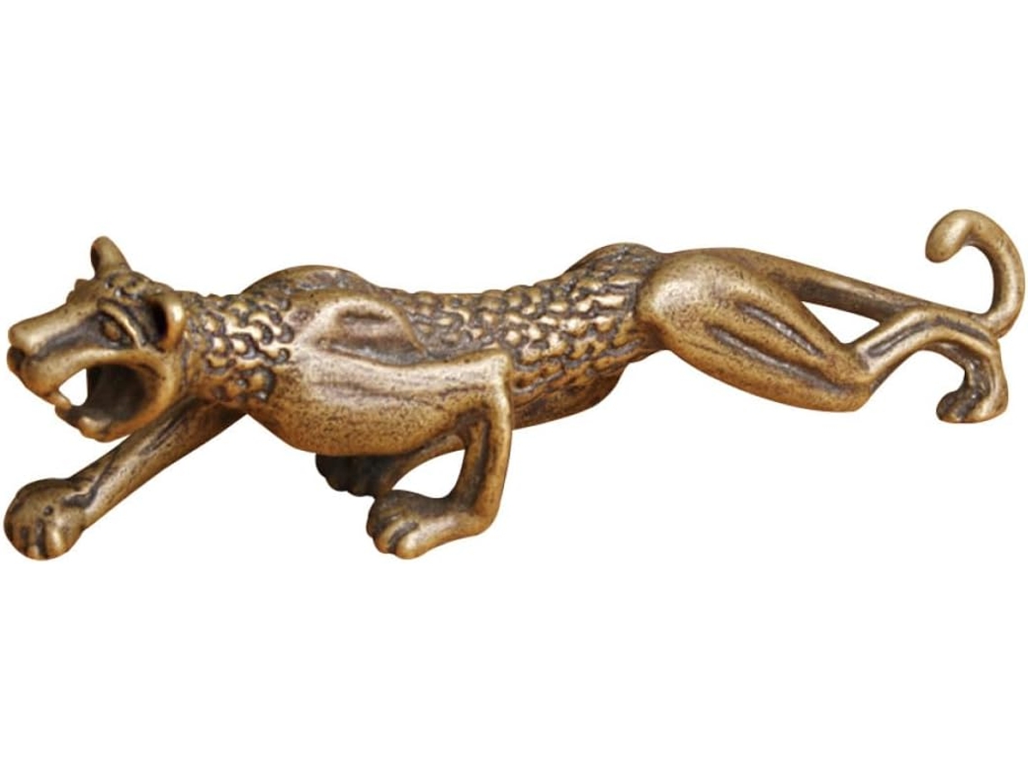 Ornamento vintage de guepardo em latão, escultura elegante e delicada, resistente ao desgaste.