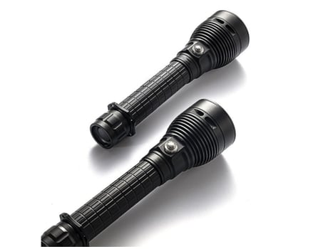 Lanterna De Mergulho Pesca E Caça Lanterna Recarregável De Carga Direta Usb De Luz Forte Preto Yunzii