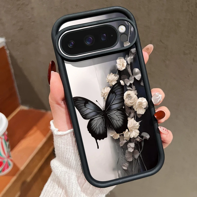 Capa Para Celular Google Pixel 10 Pro Com Estampa De Borboletas E Flores (preta), Em Tpu Macio E Resistente A Impactos.
