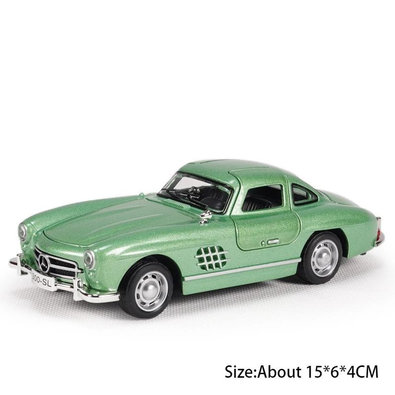 (300sl Verde) Miniatura De Carro Em Escala 1:32, Portas Que Abrem, Carroceria Em Liga Metálica, Efeitos Sonoros E Luminosos Simulados.