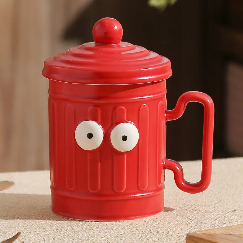 Caneca de Cerâmica com Tampa, Estampa Divertida de Lixeira de Reciclagem . MDUG (vermelha, 470 Ml)