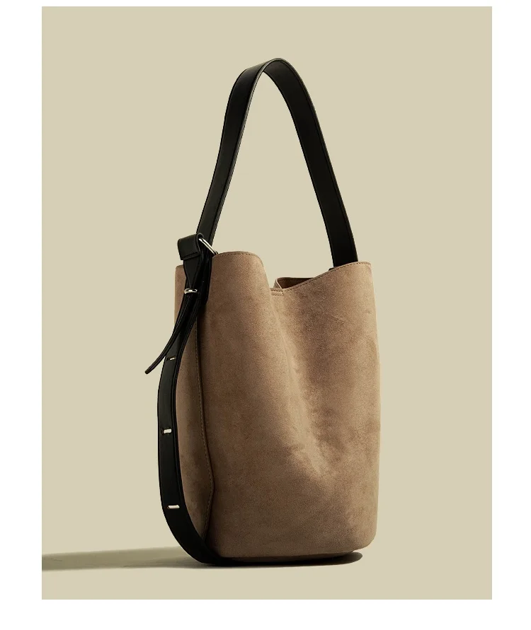 Bolsa De Ombro Feminina Vintage Estilo Saco, Em Couro Fosco, Com Alça Larga.