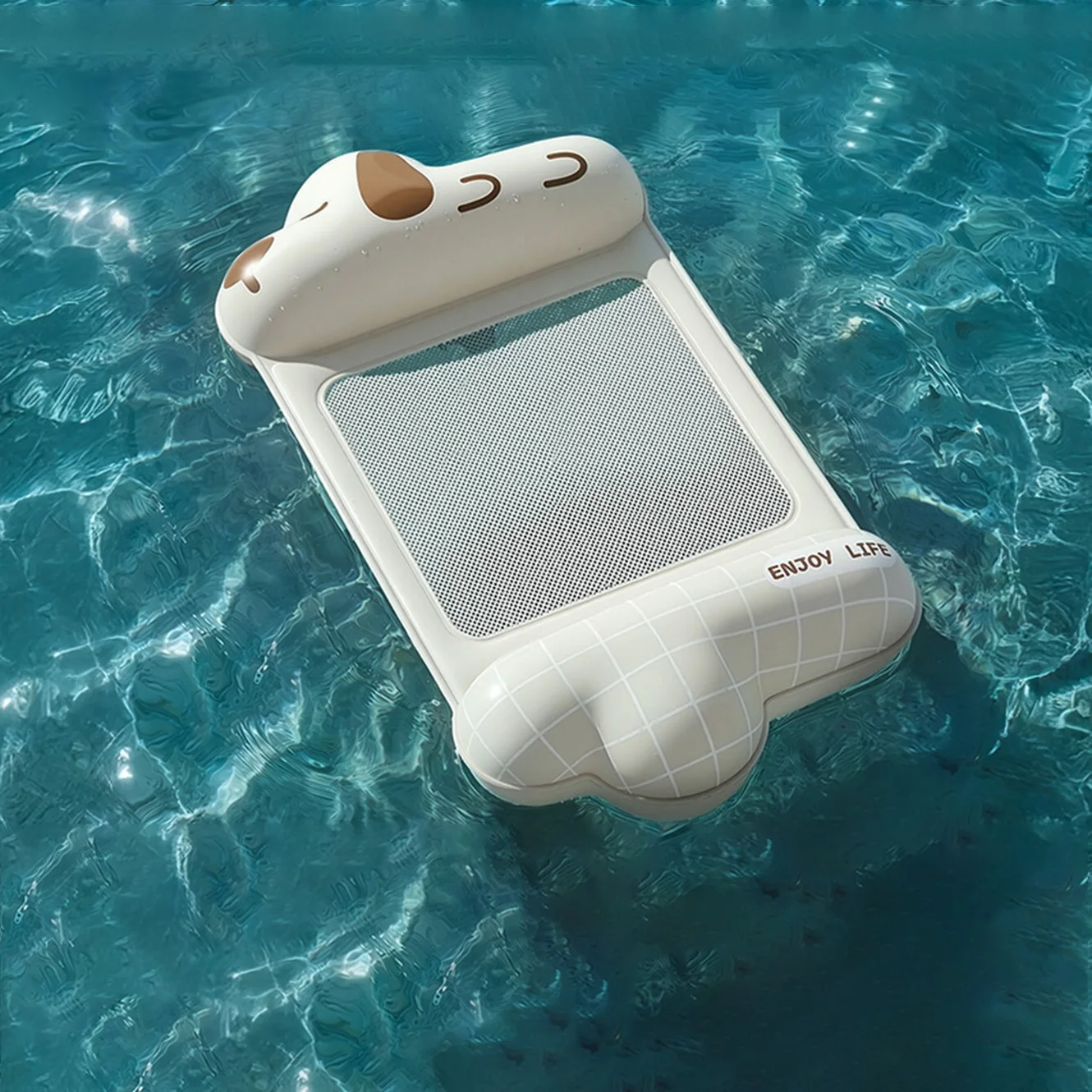(b) Uma Cadeira Inflável Para Piscina Com Assento De Tela E Uma Rede Flutuante Portátil Para Água.