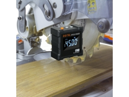 Inclinômetro digital com capacidade de 4*90° em capacete de liga de alumínio para carpintaria, construção e automóveis.