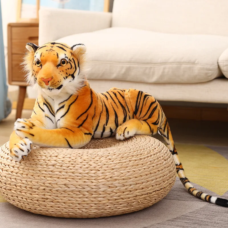 Brinquedo de Pelúcia Simulando um Tigre Siberiano, uma Réplica Realista do Animal. MDUG (marrom, 40cm)