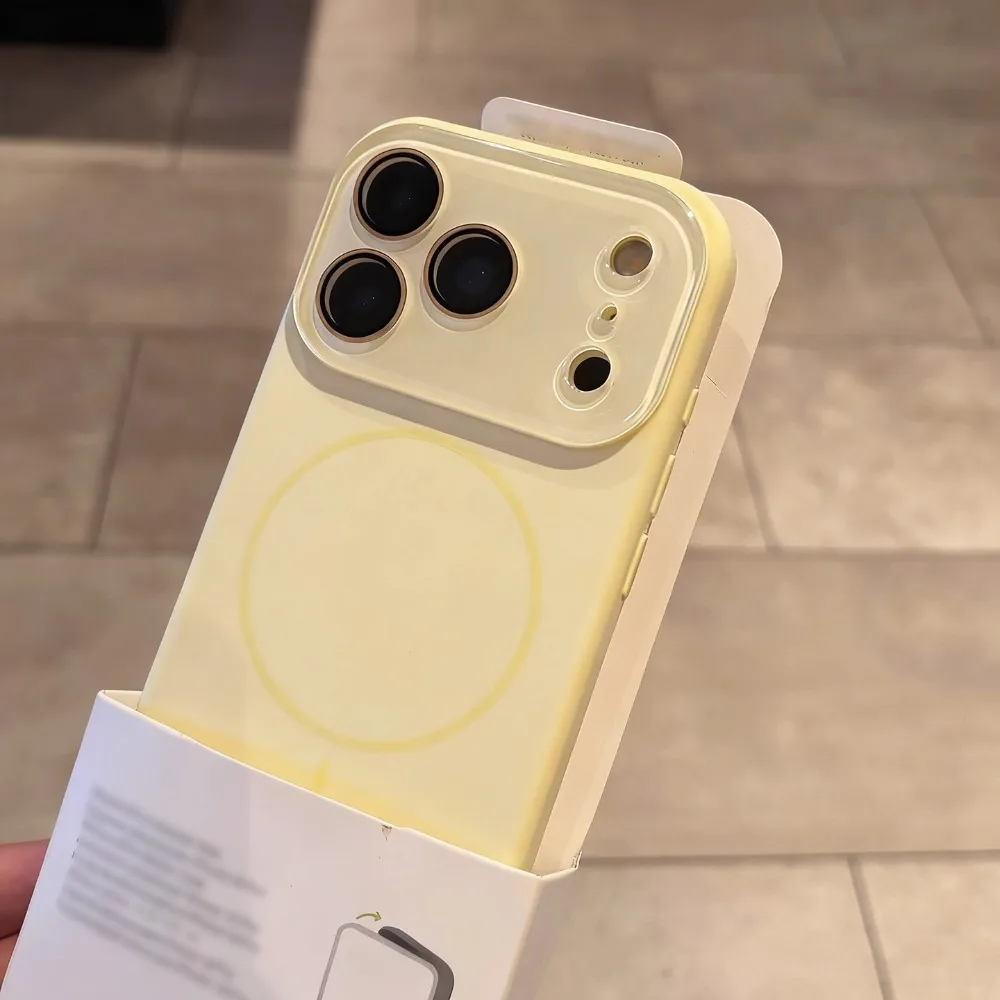 Capa De Celular Em Silicone Líquido Magnético Para Iphone 16 Pro (cor Off-white) Com Função Magsafe.