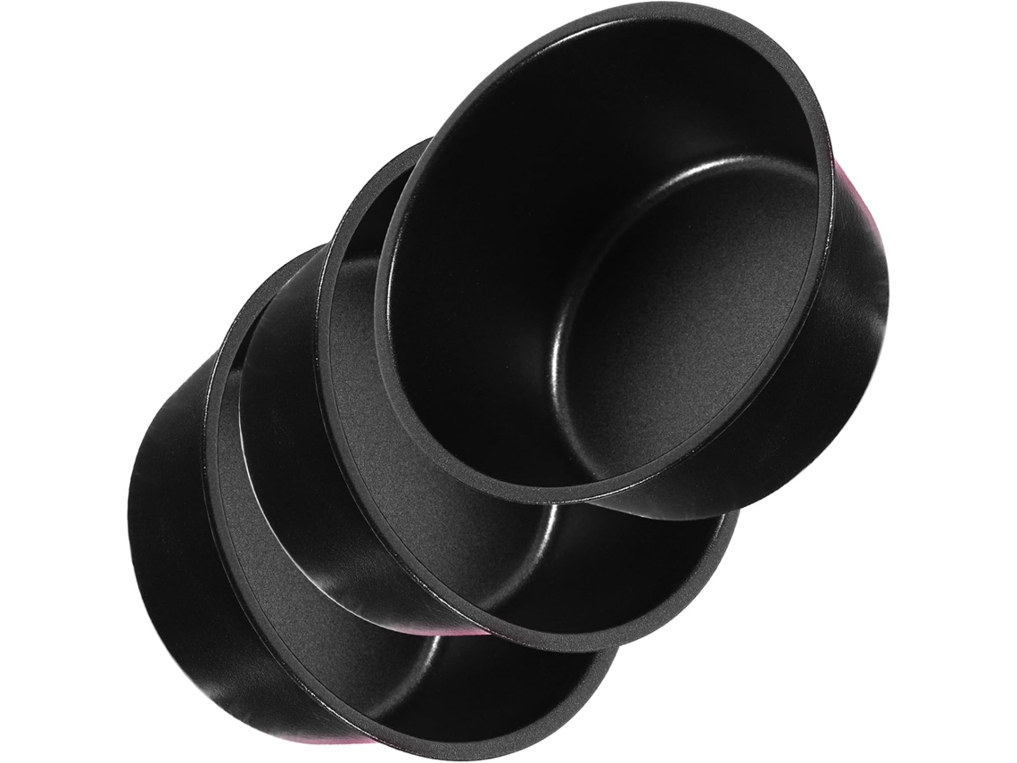 Conjunto de 3 peças com formatos redondos em aço carbono.